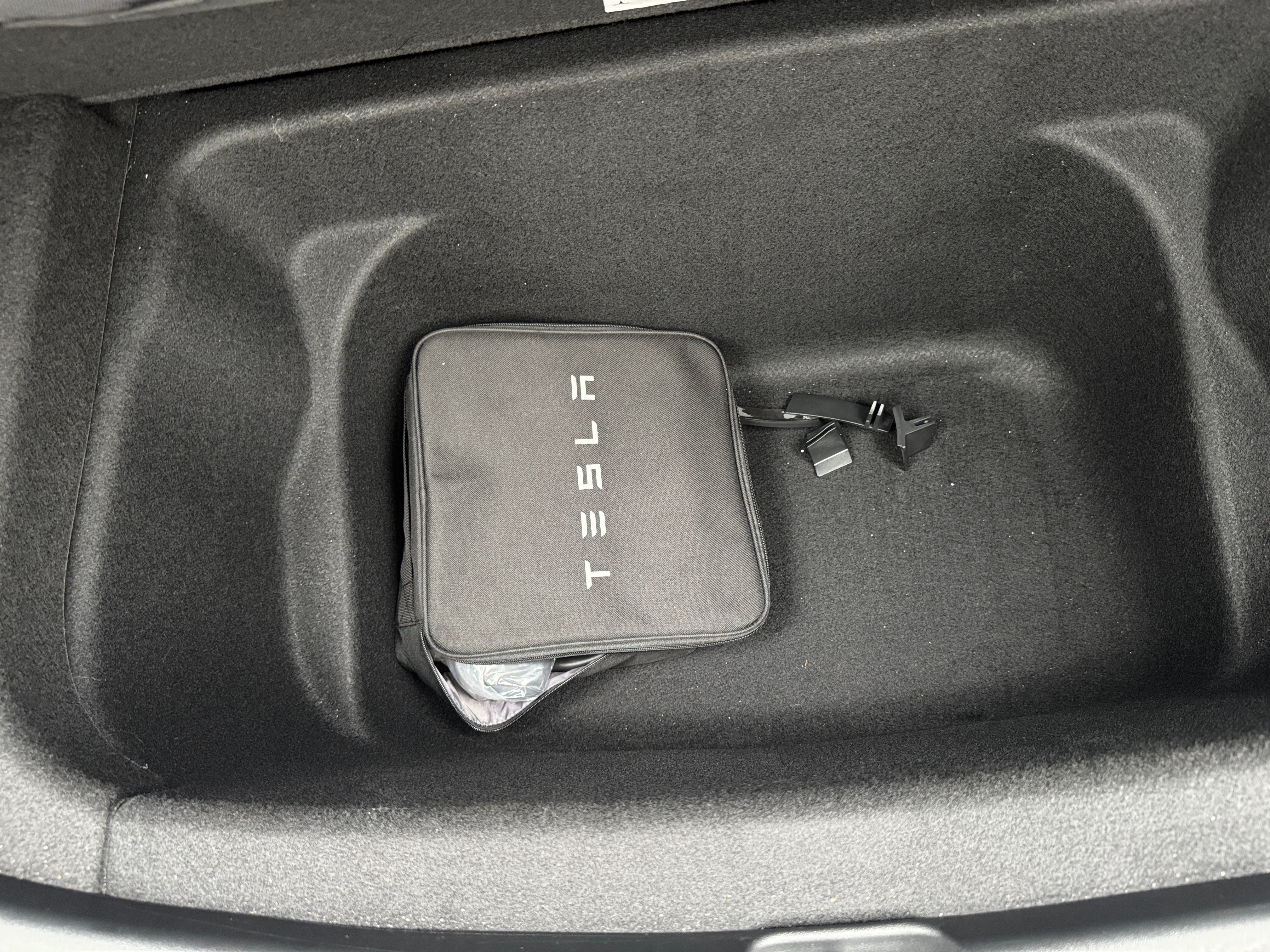 tesla model y 2023 7SAYGDEF3PF835611 image tesla model y 2023 7SAYGDEF3PF835611 image